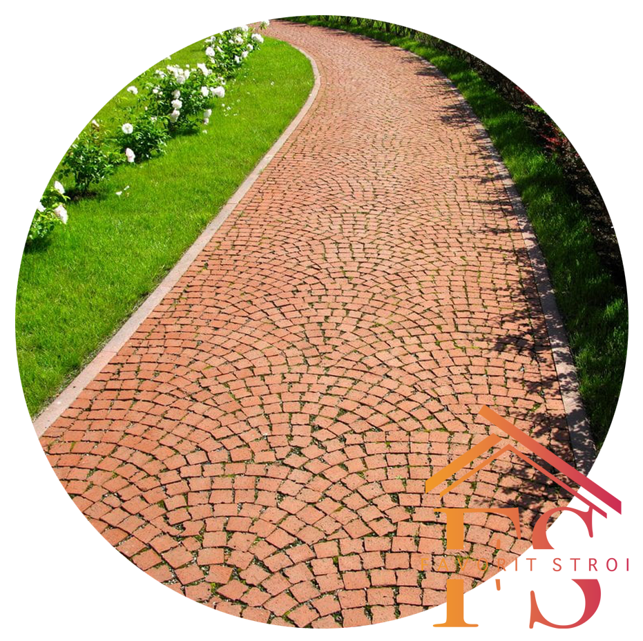 Фаворит Строй: Эксперты в укладке тратуарной плитки и брусчатке на участке в Талдоме.
